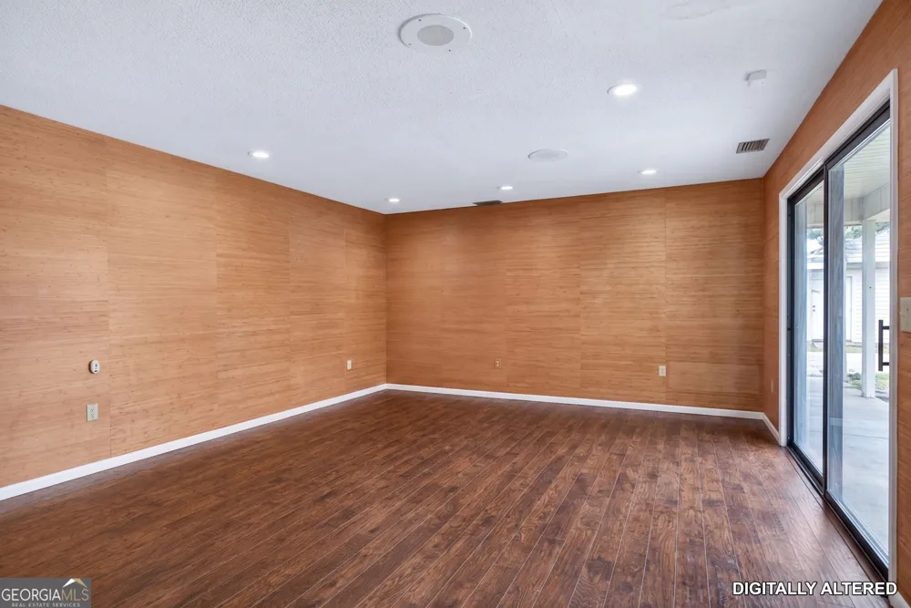 102 Stuart ST Savannah, GA 31405
