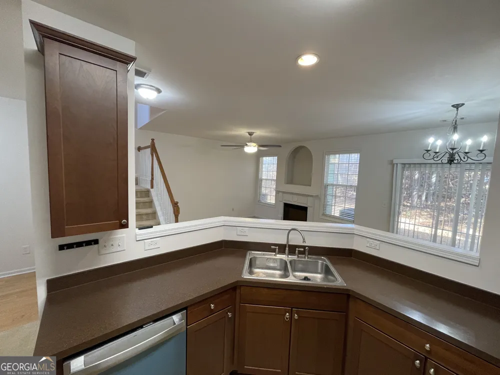 4494 NW Black Hills DR NW Acworth, GA 30101
