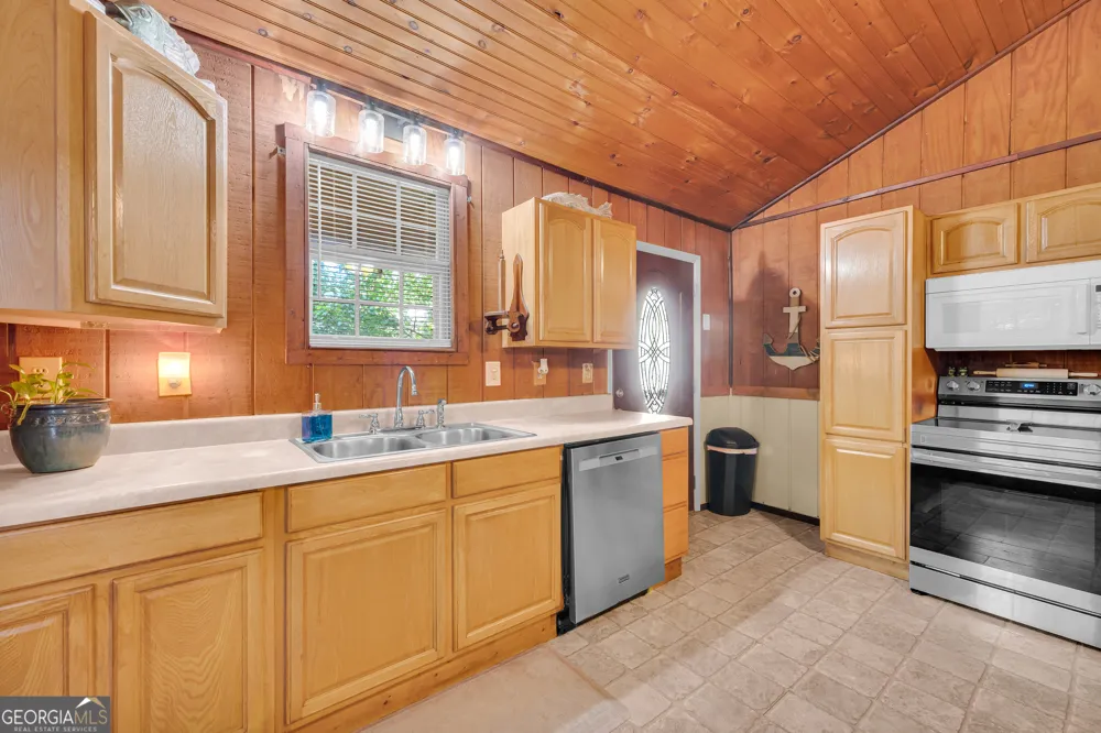 776 Normandy TRL Lavonia, GA 30553