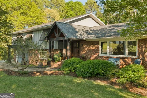 110 Mystic Cove LN