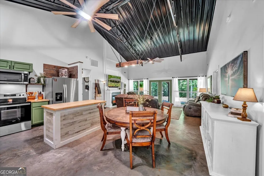 627 Johnstonville RD Barnesville, GA 30204