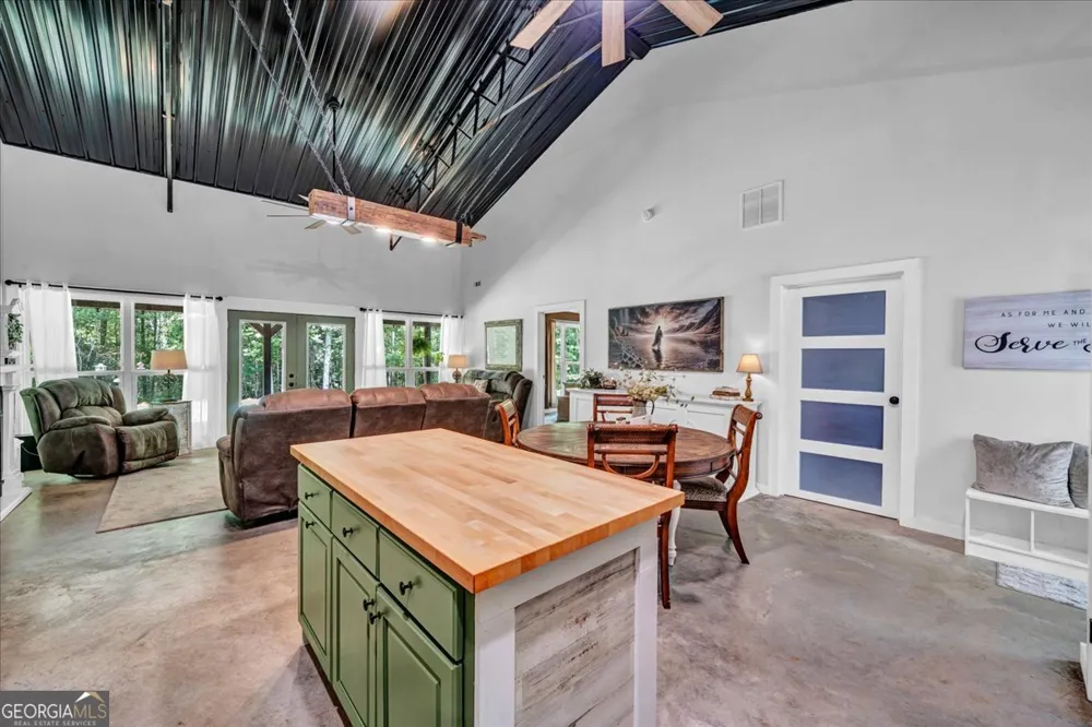 627 Johnstonville RD Barnesville, GA 30204