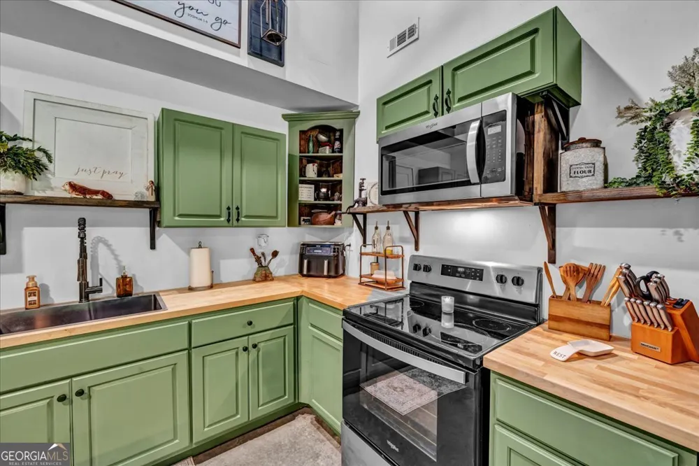 627 Johnstonville RD Barnesville, GA 30204