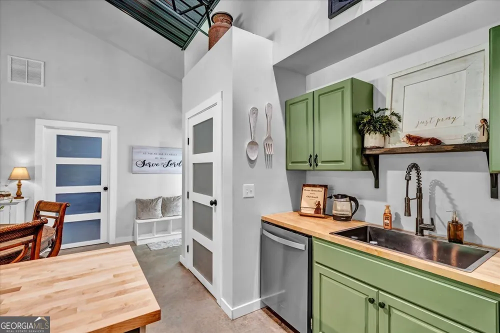 627 Johnstonville RD Barnesville, GA 30204
