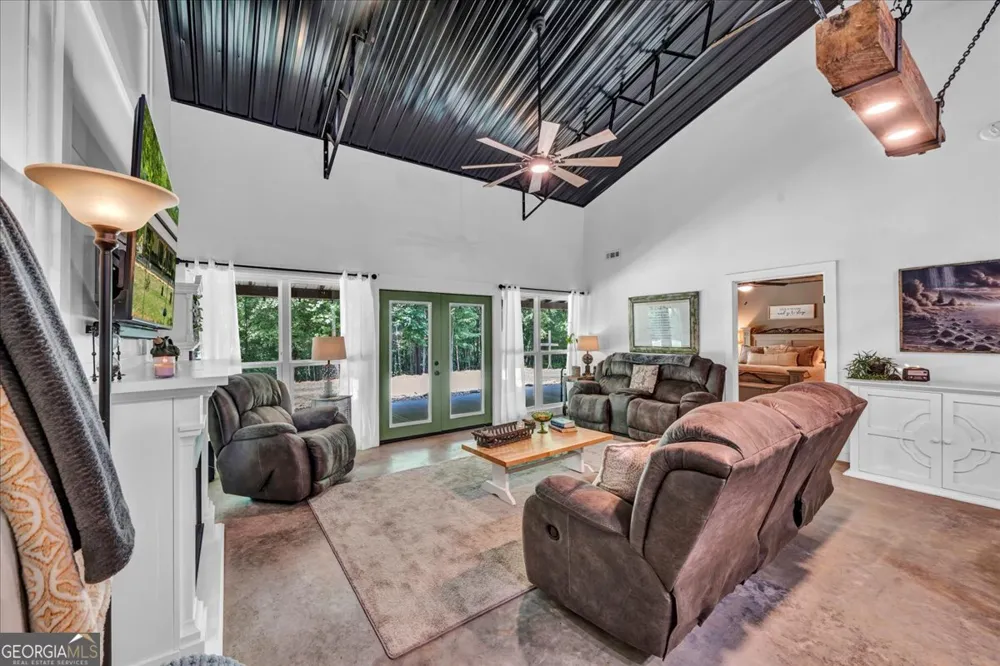 627 Johnstonville RD Barnesville, GA 30204