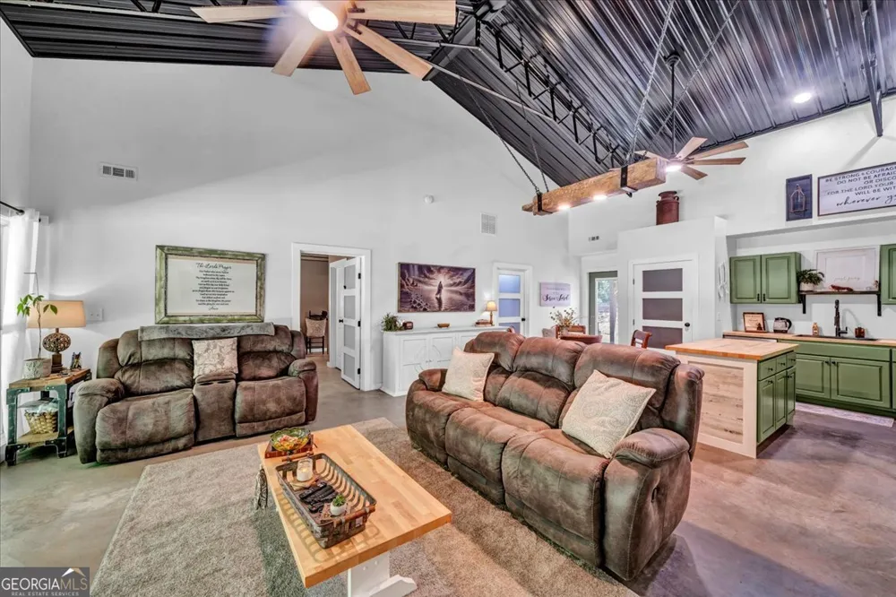 627 Johnstonville RD Barnesville, GA 30204