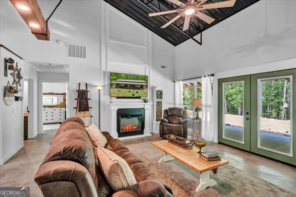 627 Johnstonville RD Barnesville, GA 30204