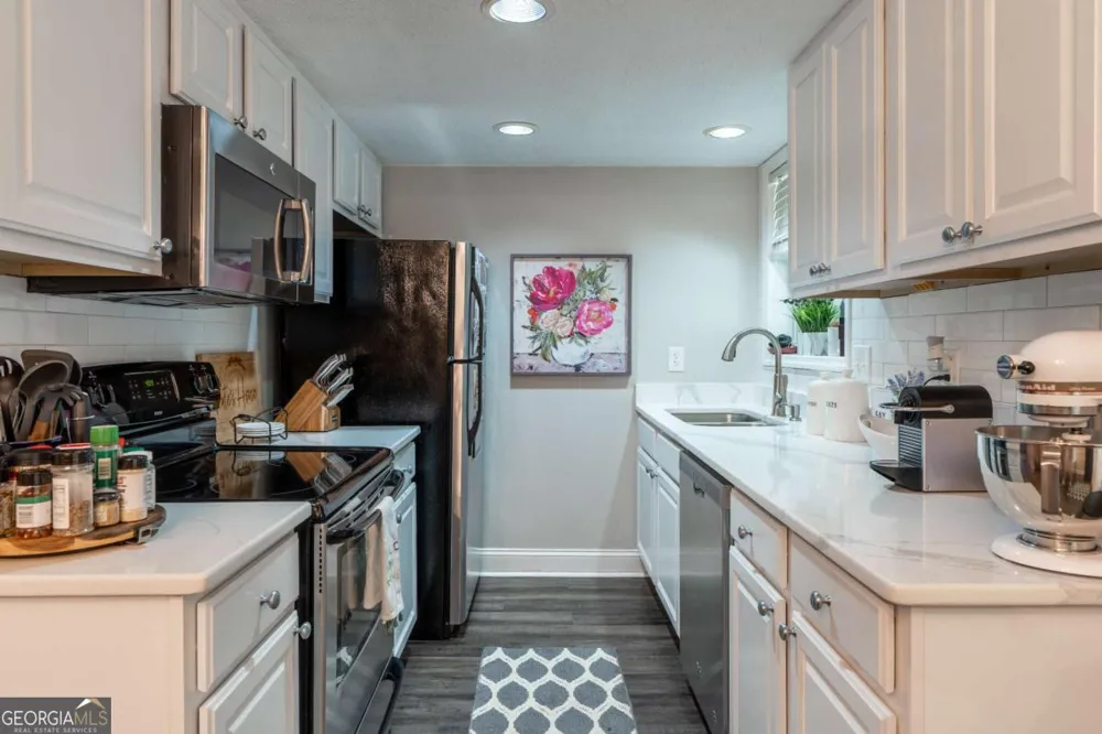 6900 Roswell RD Sandy Springs, GA 30328
