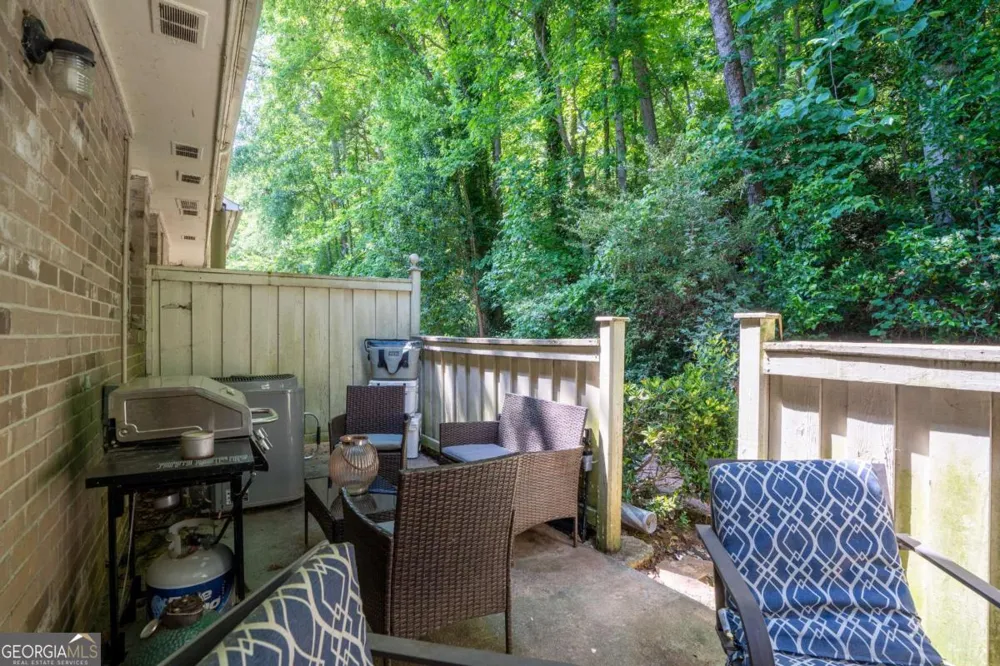 6900 Roswell RD Sandy Springs, GA 30328