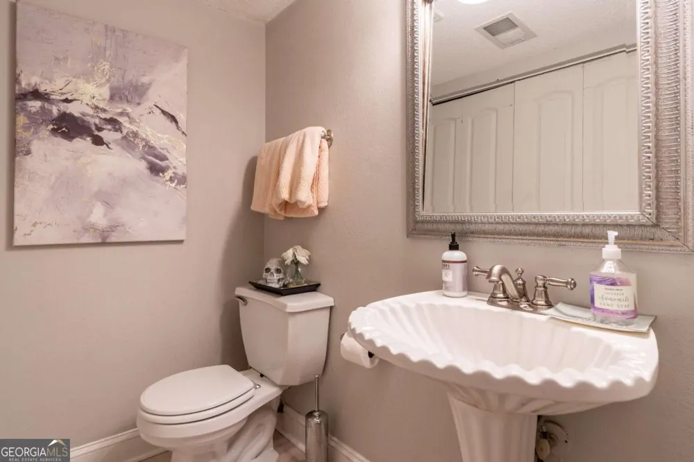 6900 Roswell RD Sandy Springs, GA 30328
