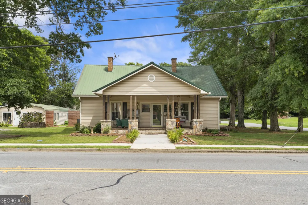 17 Lyerly Dam RD Lyerly, GA 30730