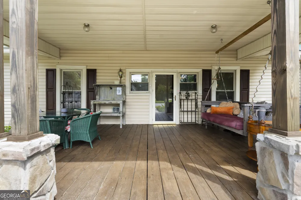 17 Lyerly Dam RD Lyerly, GA 30730