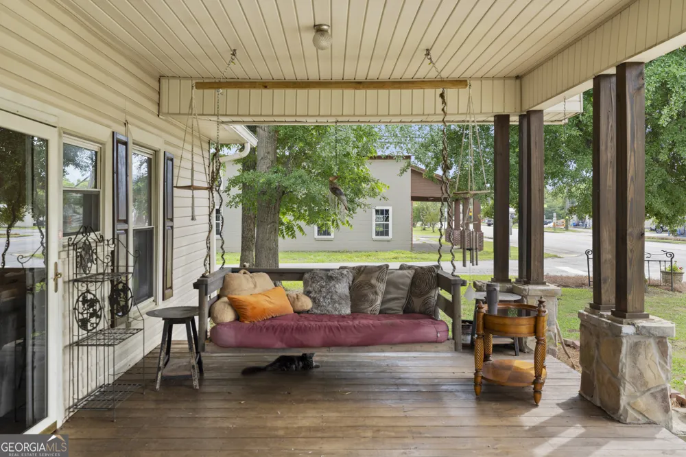 17 Lyerly Dam RD Lyerly, GA 30730