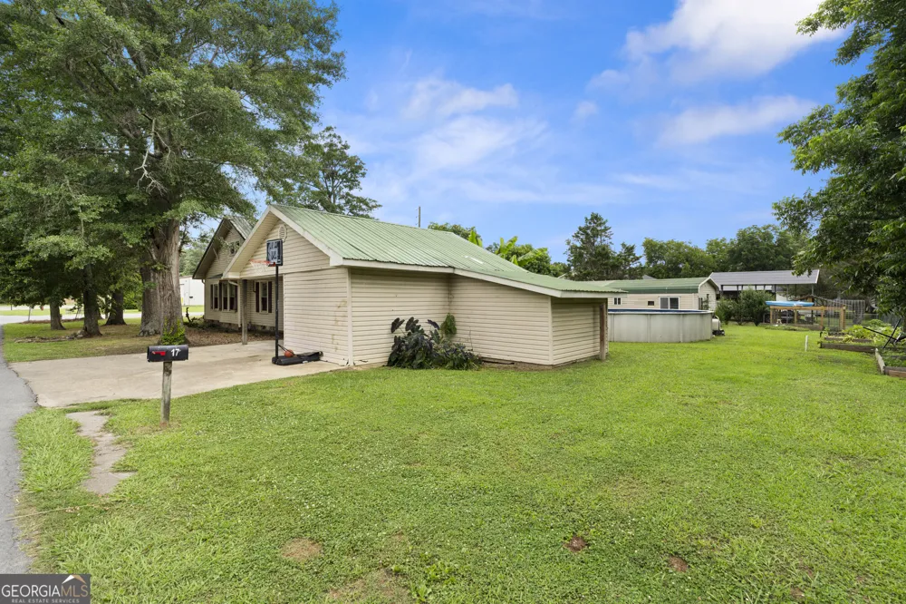 17 Lyerly Dam RD Lyerly, GA 30730