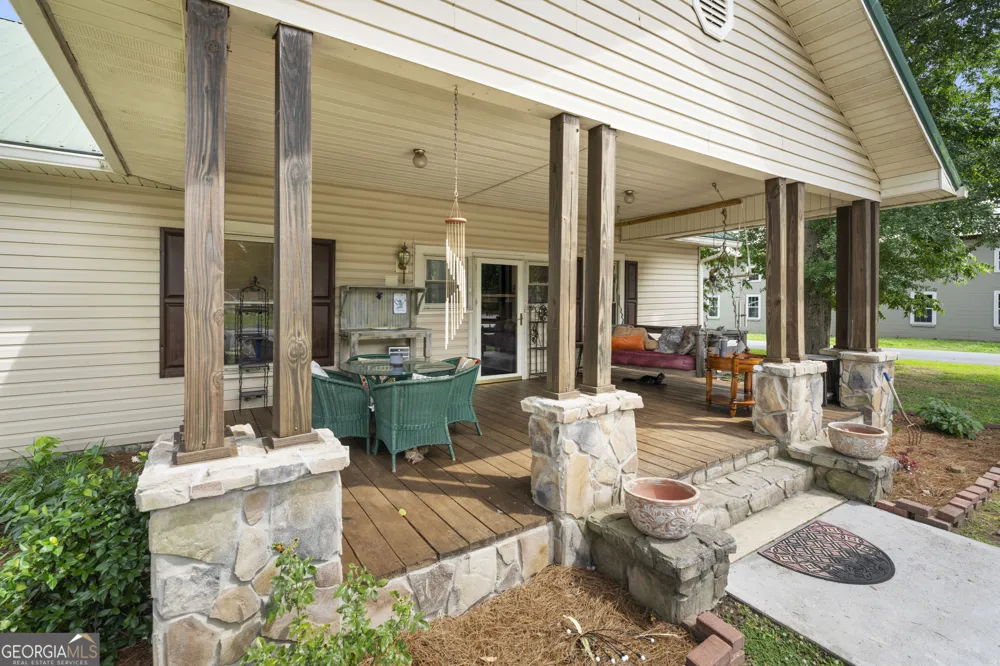 17 Lyerly Dam RD Lyerly, GA 30730