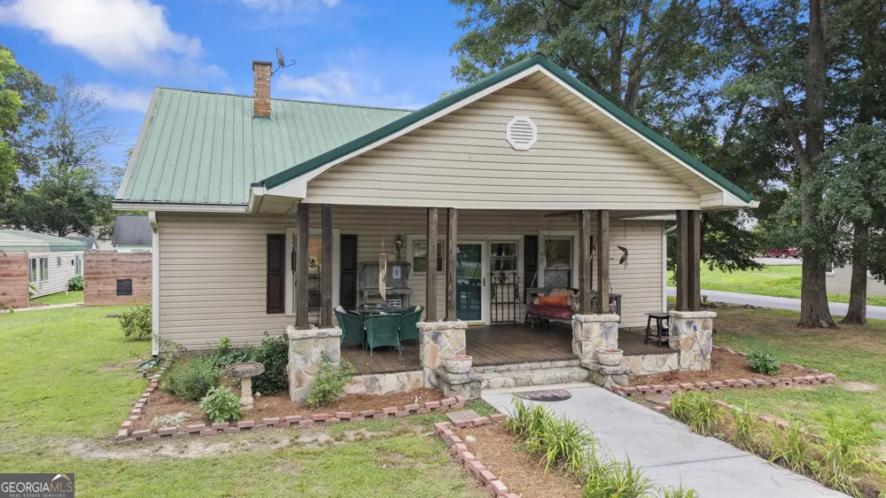 17 Lyerly Dam RD Lyerly, GA 30730