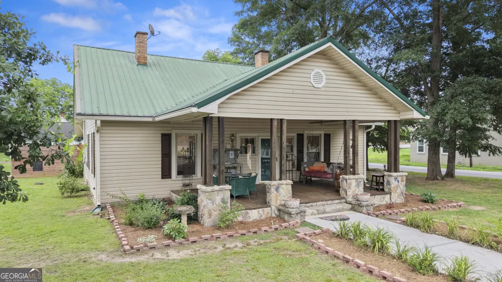 17 Lyerly Dam RD Lyerly, GA 30730