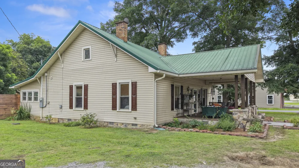 17 Lyerly Dam RD Lyerly, GA 30730