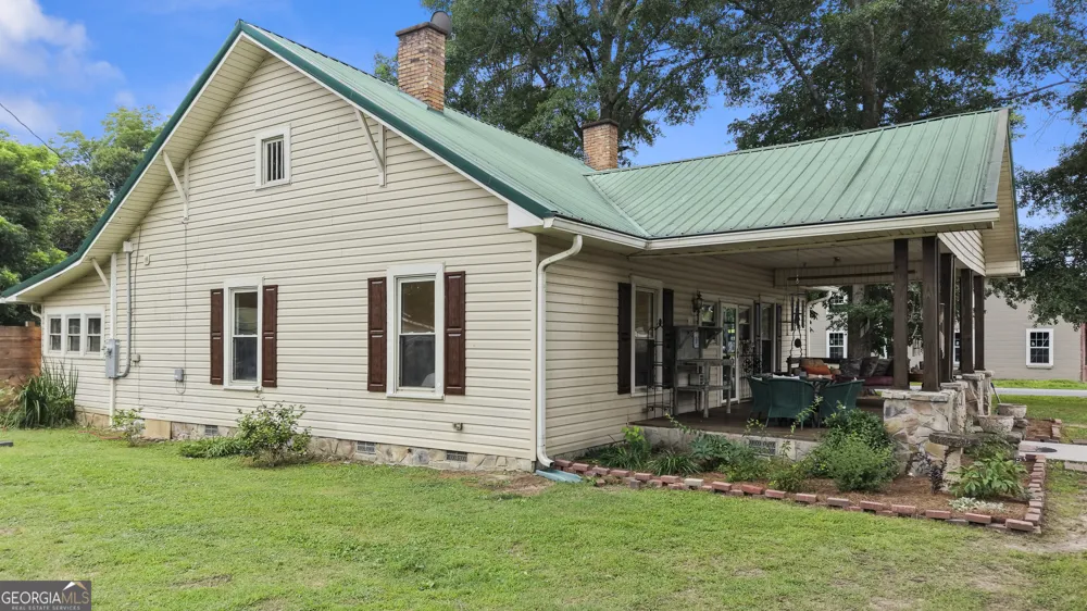17 Lyerly Dam RD Lyerly, GA 30730