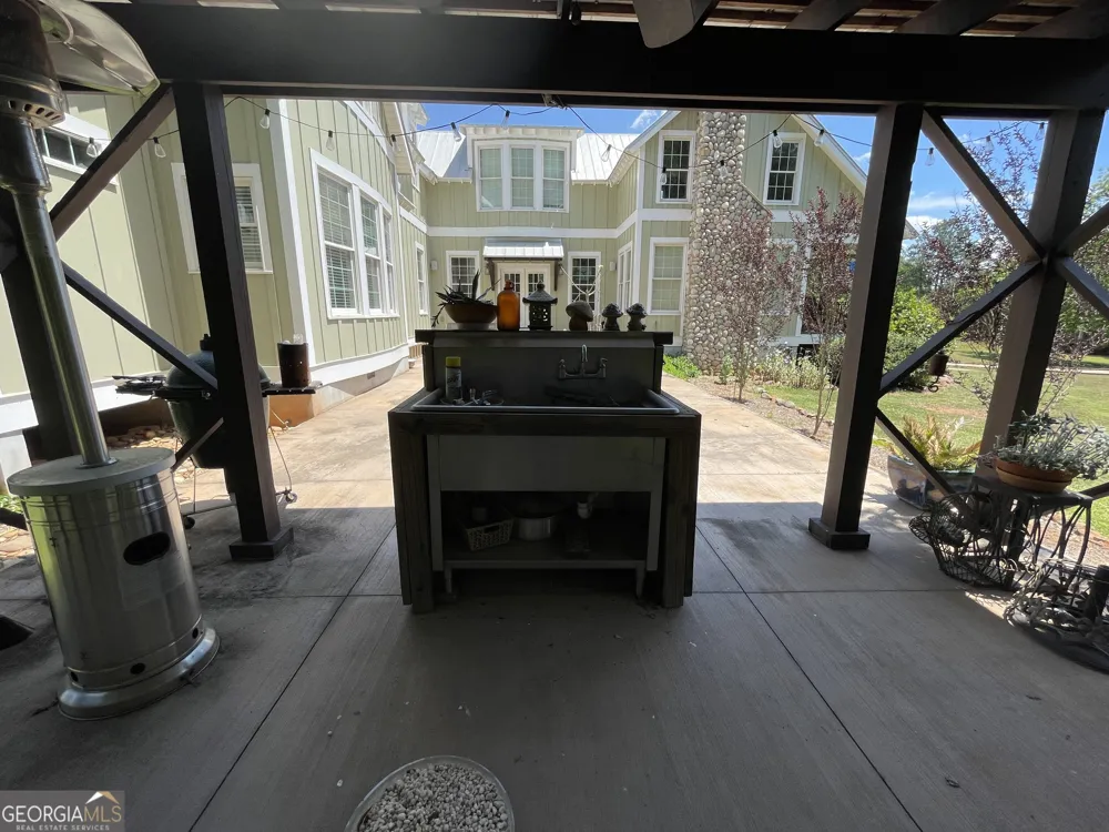 156 Lake Oglethorpe DR Arnoldsville, GA 30619
