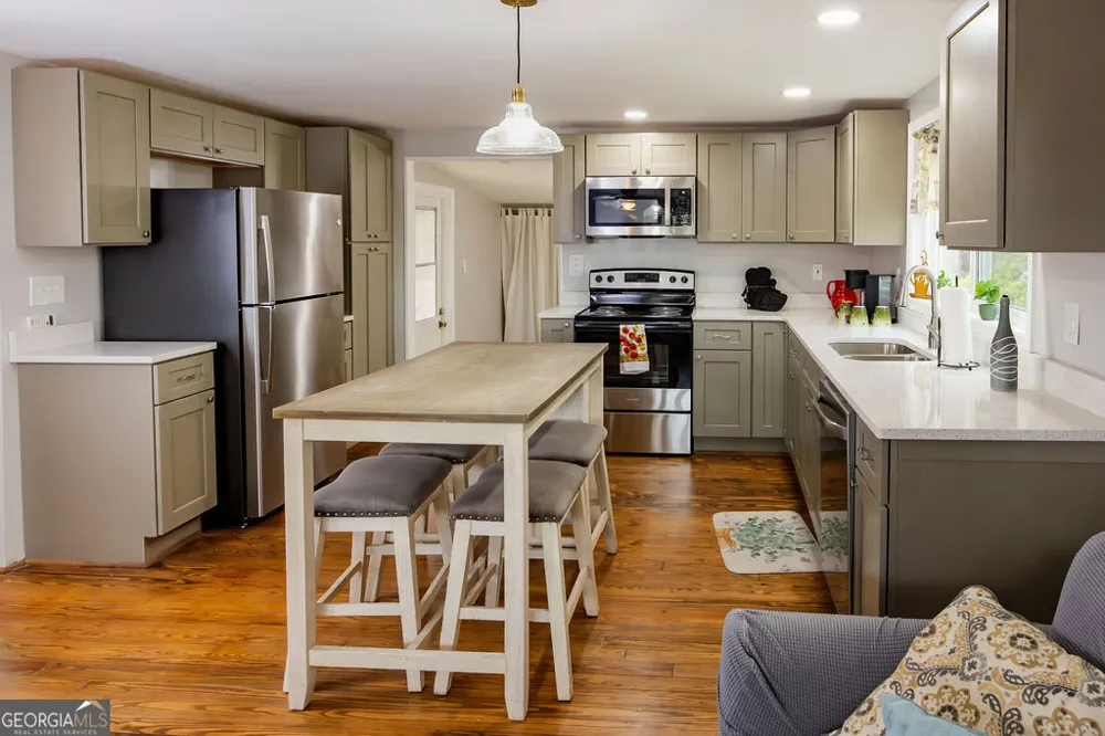 107 S Gates RD Pine Mountain, GA 31822