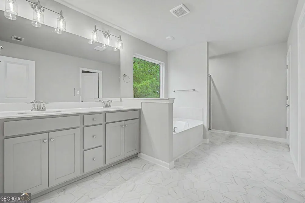 3351 Forest Green DR Douglasville, GA 30135