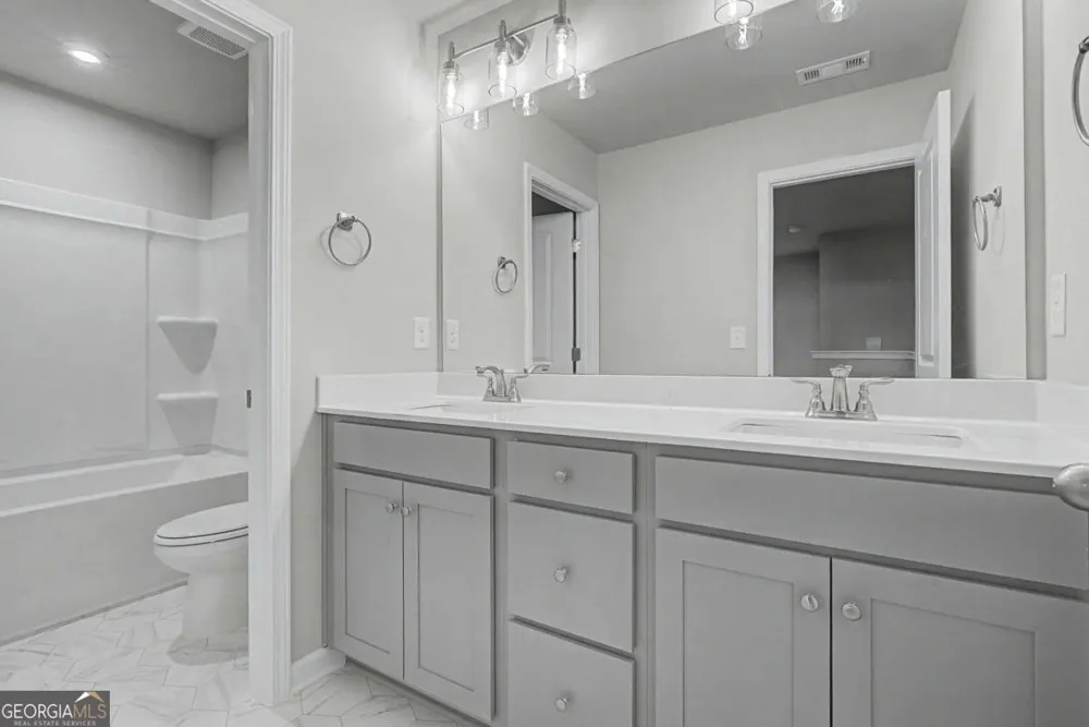3351 Forest Green DR Douglasville, GA 30135