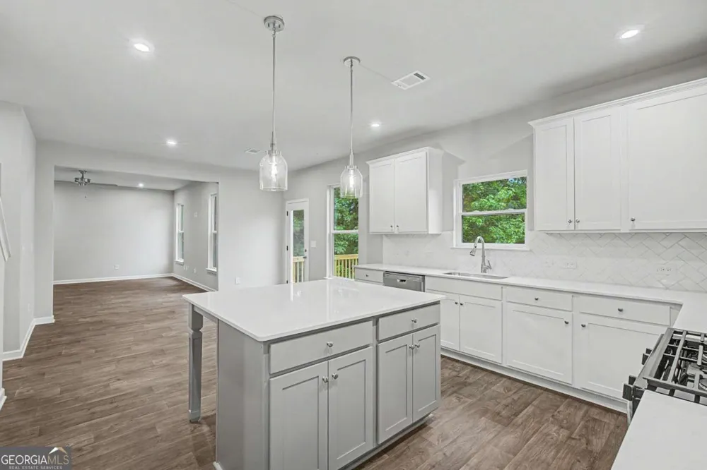 3351 Forest Green DR Douglasville, GA 30135