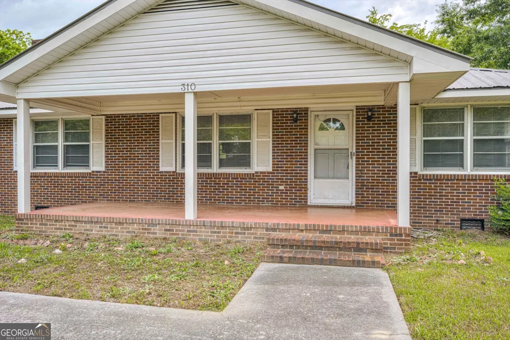 310 Black ST Thomson, GA 30824