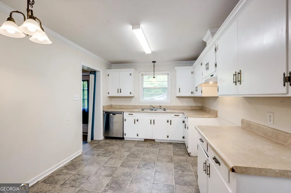 310 Black ST Thomson, GA 30824