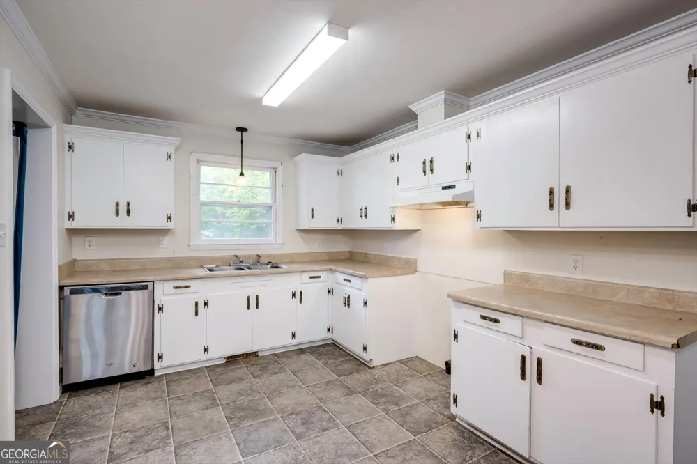 310 Black ST Thomson, GA 30824