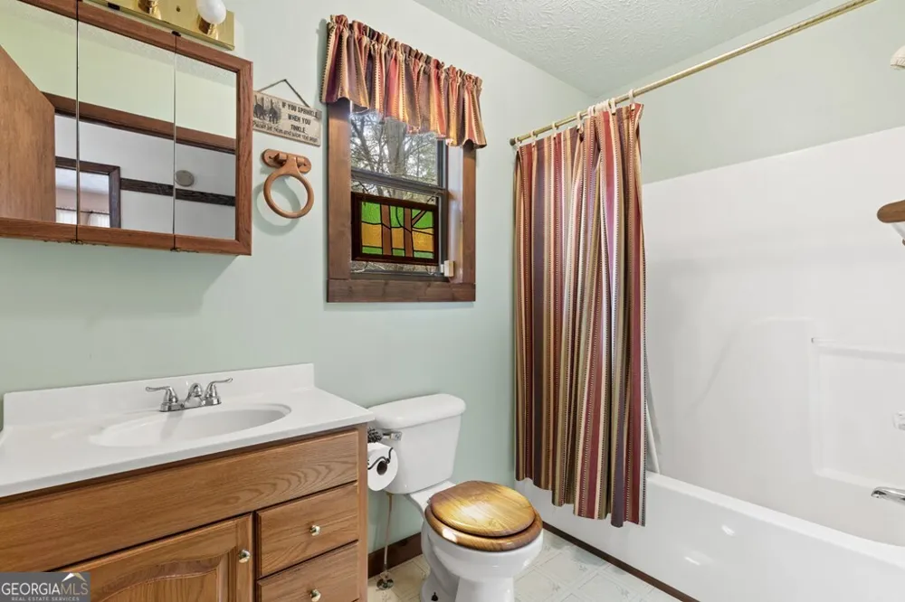 130 Happy Valley LN Morganton, GA 30560