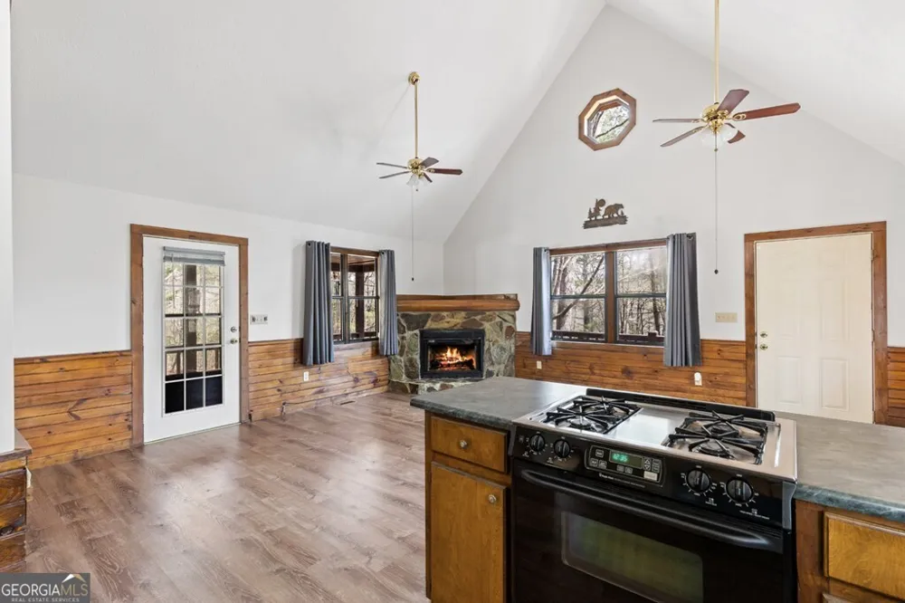 130 Happy Valley LN Morganton, GA 30560