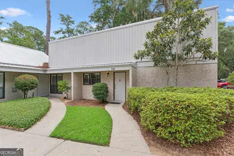 739 Deer Run Villas