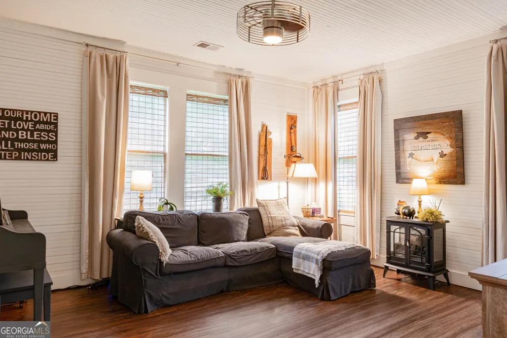 282 Gardner RD Baxley, GA 31513