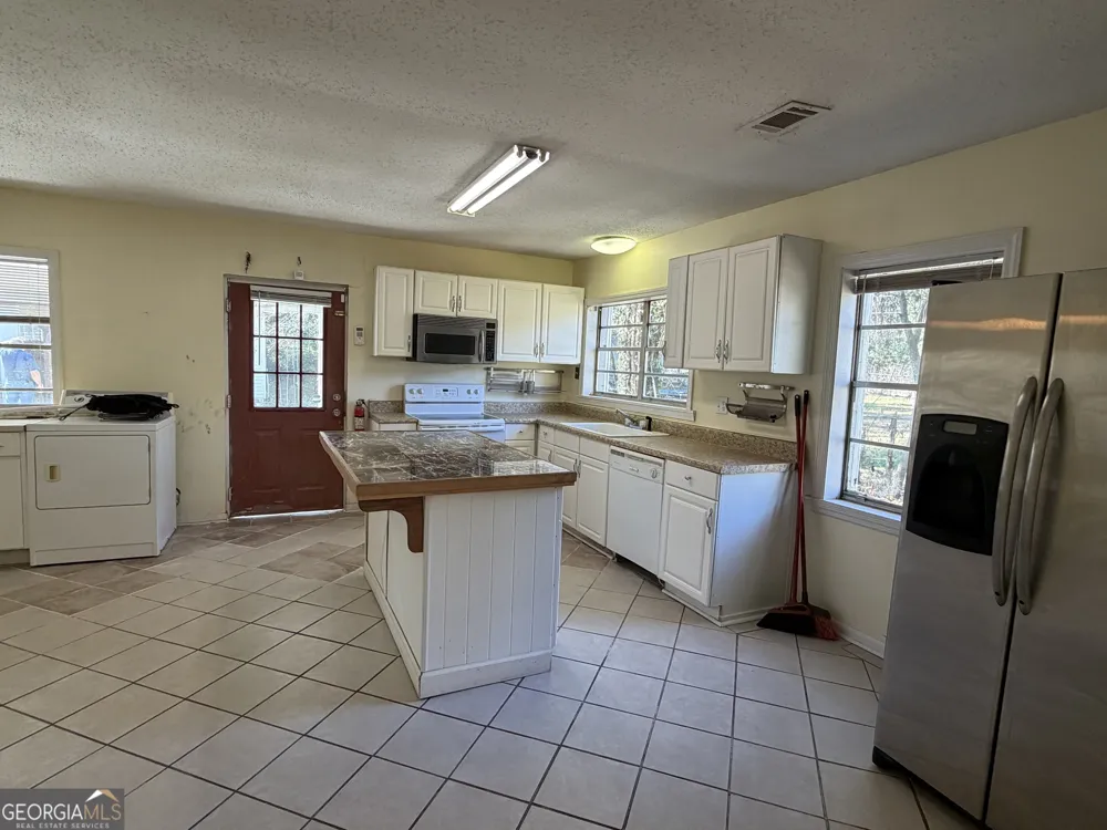 207 Eaker DR Warner Robins, GA 31088