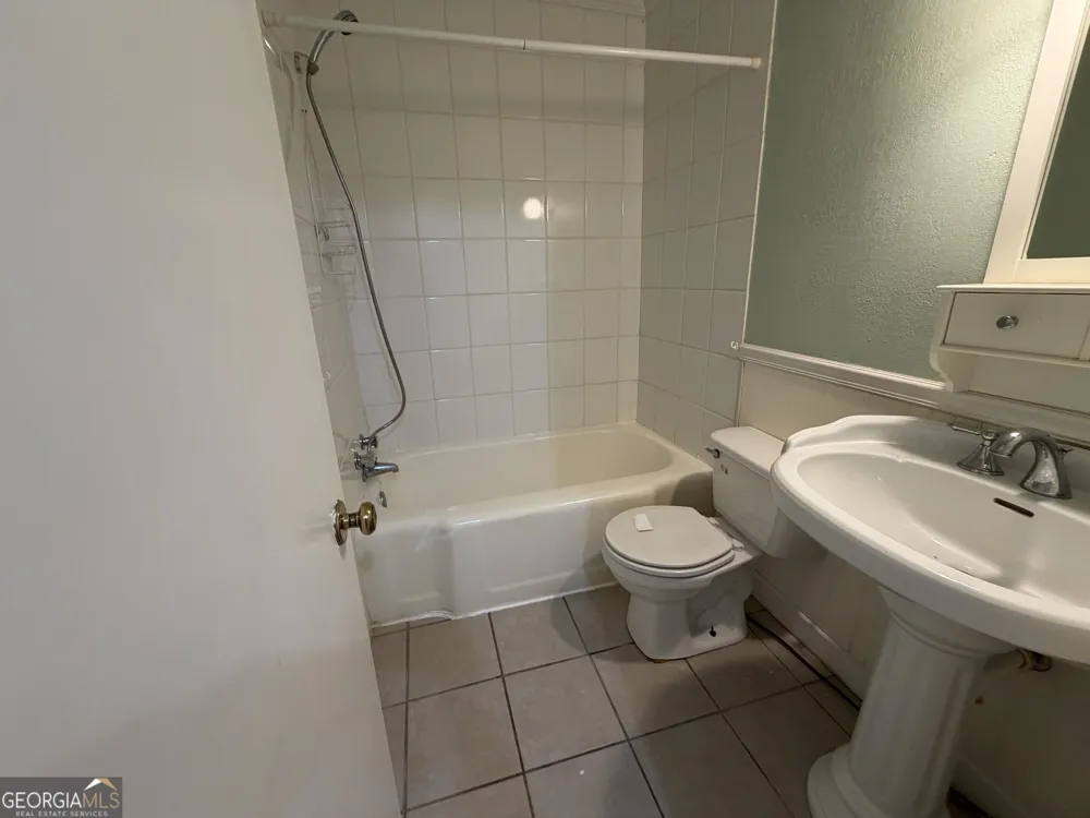 207 Eaker DR Warner Robins, GA 31088