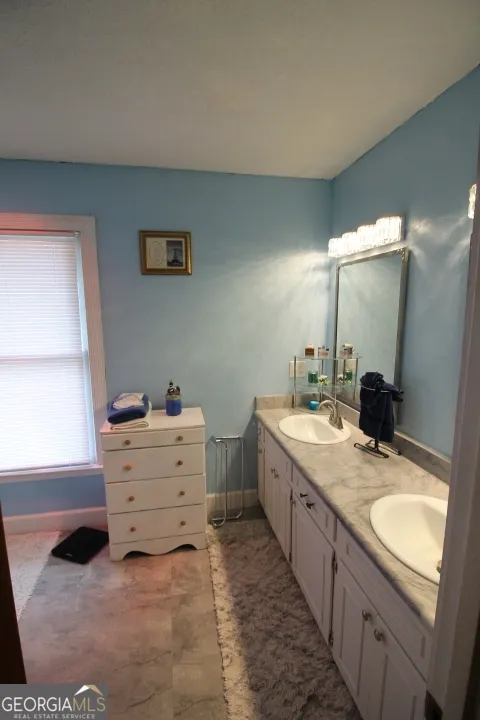 164 W Myra ST Alma, GA 31510