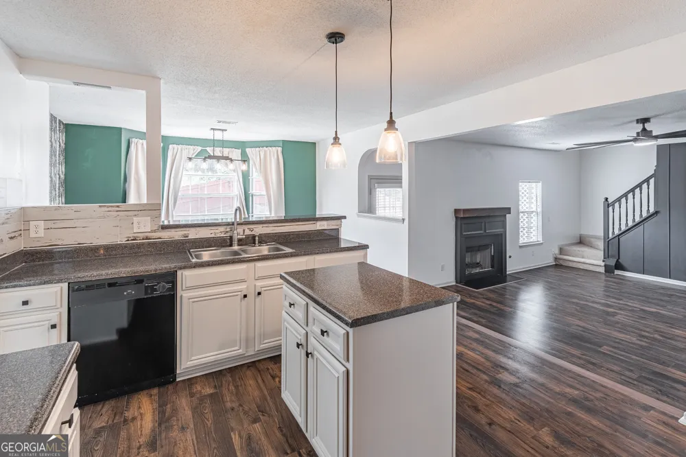 3707 Fremont DR Ellenwood, GA 30294