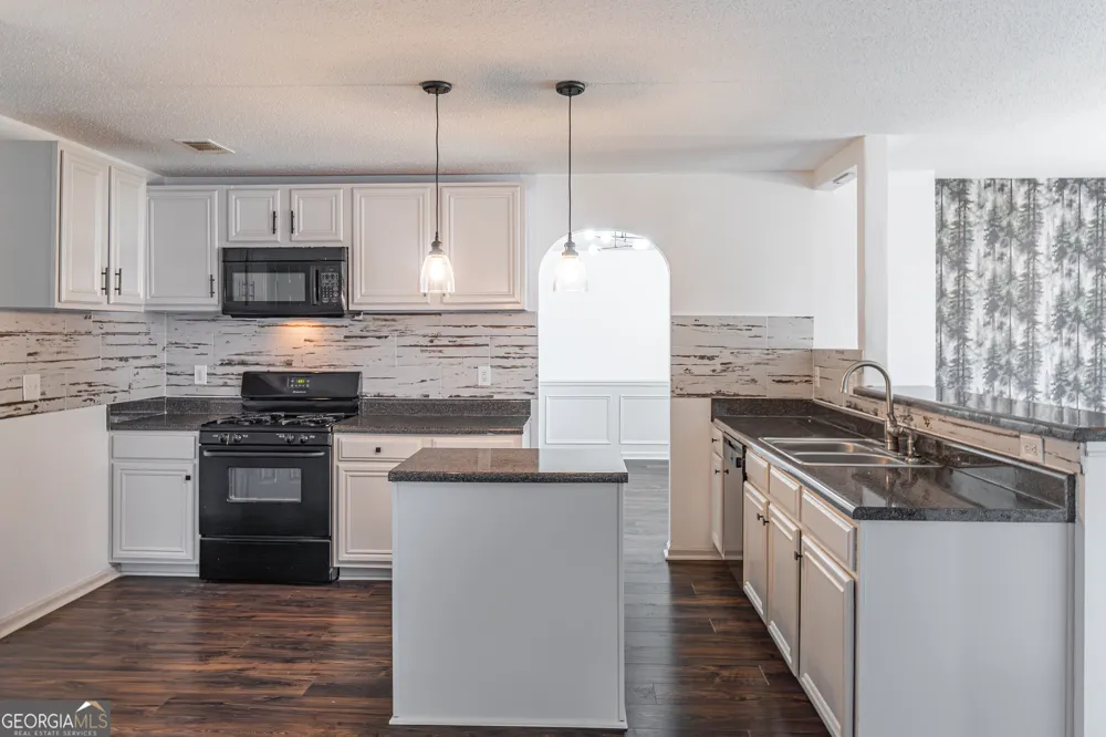 3707 Fremont DR Ellenwood, GA 30294