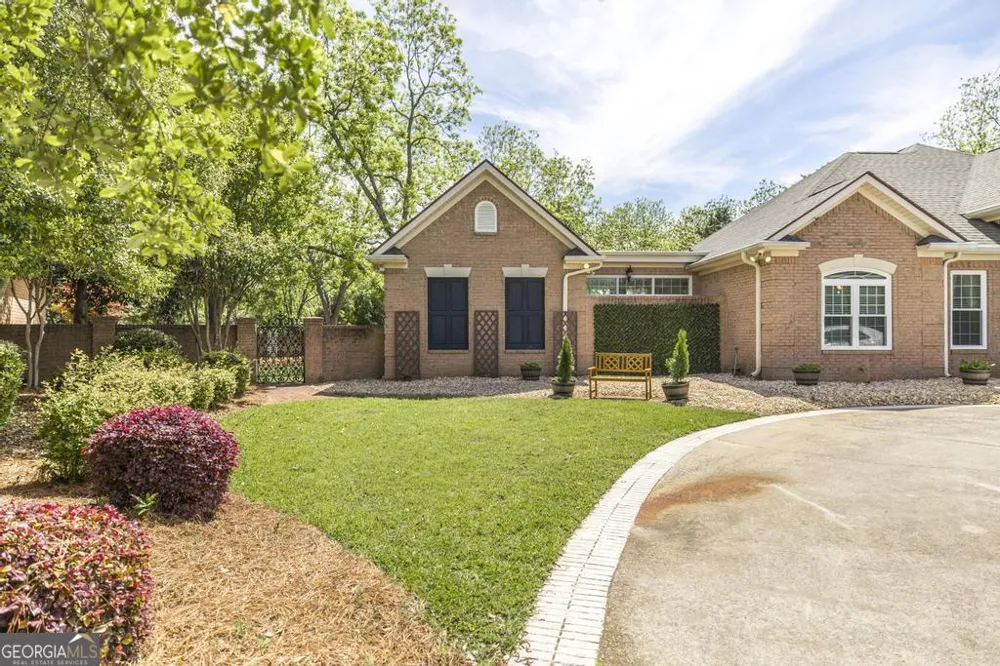 105 Orchard LN Centerville, GA 31028
