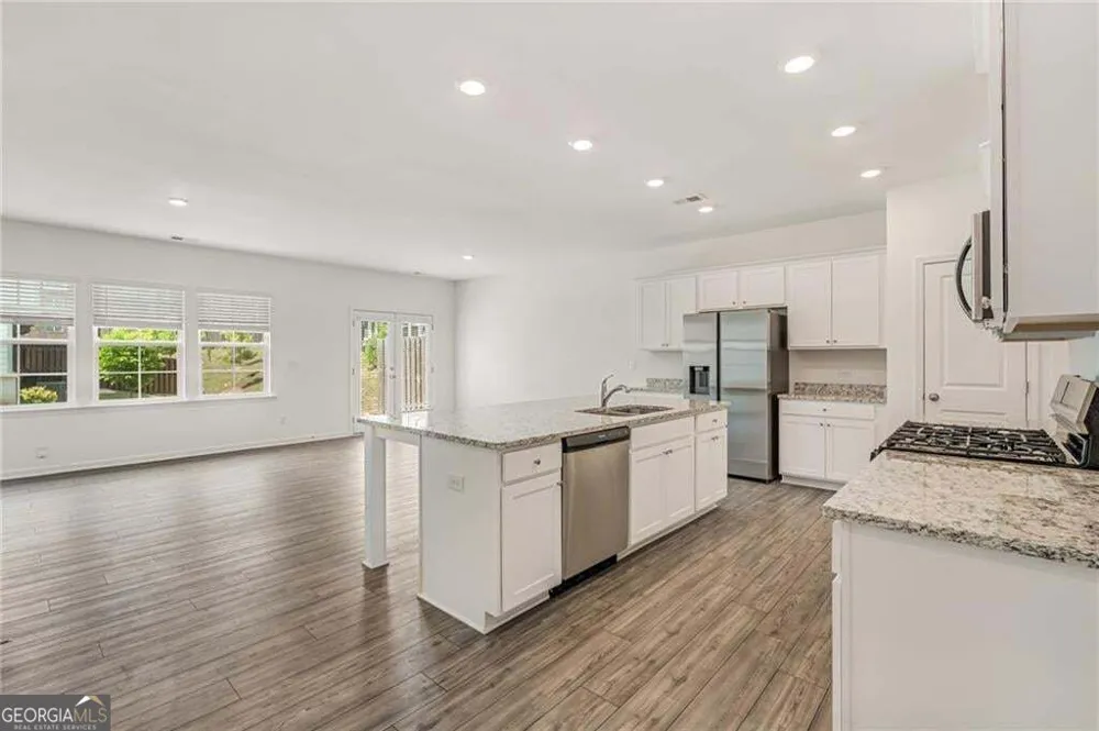 649 Isom WALK Suwanee, GA 30024