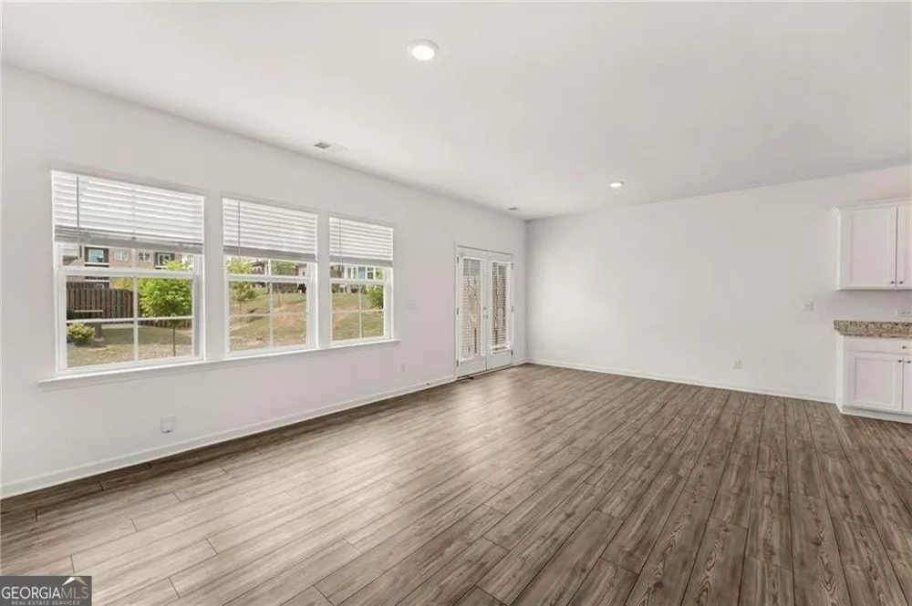 649 Isom WALK Suwanee, GA 30024