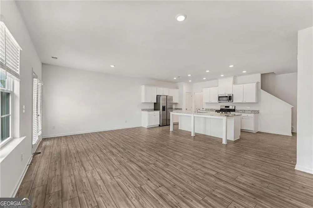 649 Isom WALK Suwanee, GA 30024