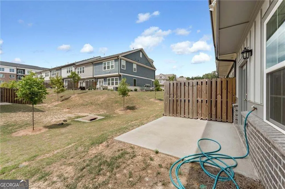 649 Isom WALK Suwanee, GA 30024