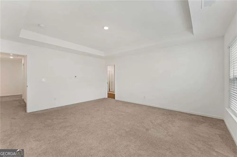 649 Isom WALK Suwanee, GA 30024