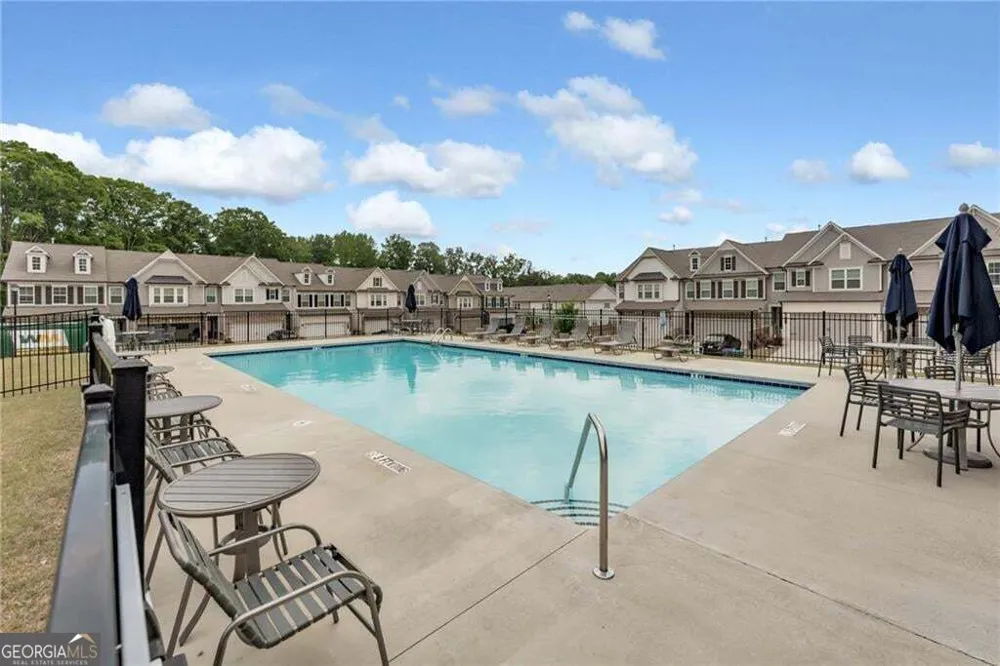649 Isom WALK Suwanee, GA 30024