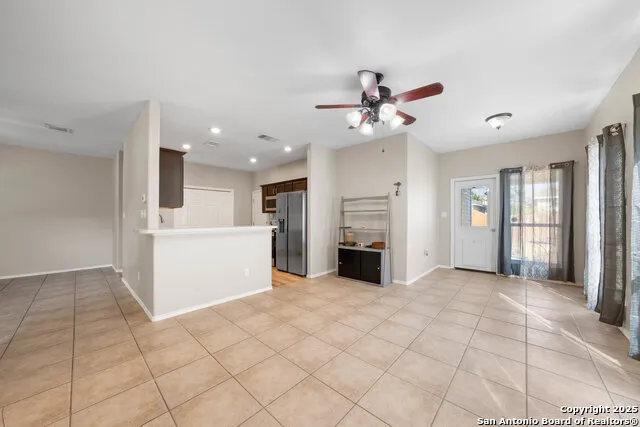 144 Whitewing Way Floresville, TX 78114