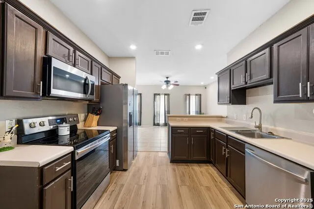 144 Whitewing Way Floresville, TX 78114