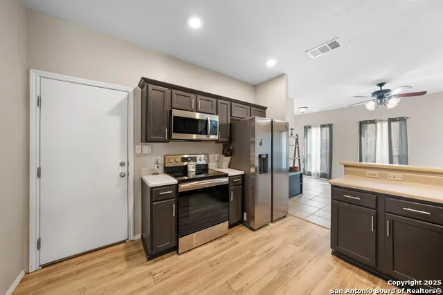 144 Whitewing Way Floresville, TX 78114
